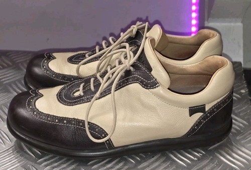 Vintage camper budapesta - vintage,
